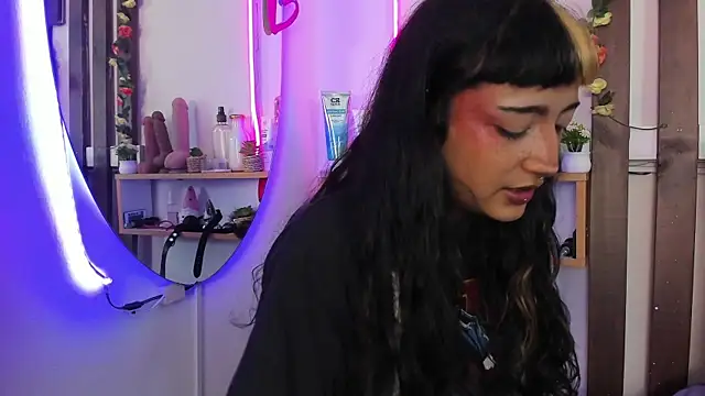 MeowMota  online show from April 2026 06:24:02 PM