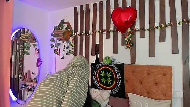 MeowMota  online show from May 2026 06:05:01 PM