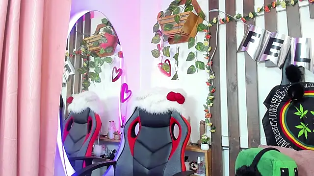 MeowMota  online show from June 2026 06:40:01 PM
