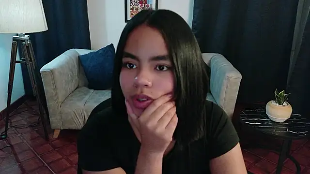 Snapshot of SofiaMante_ chatting on June 2026 02:43:01 PM SofiaMante online show from June 2026 02:43:01 PM
