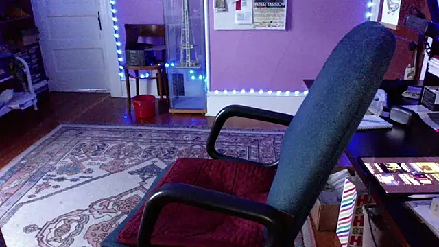 LickYourYoni online show from May 2026 01:40:01 PM