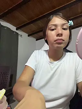 Kitty20205 online show from May 2026 05:35:02 AM