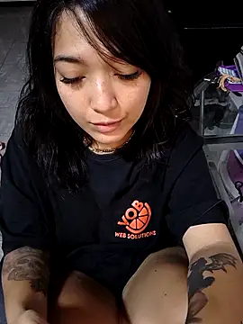 Lilitth  online show from March 2026 04:37:01 PM