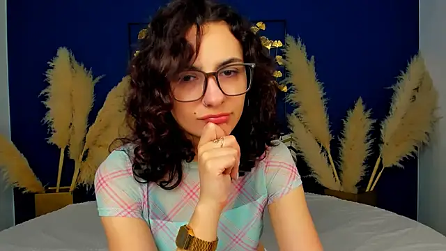 Snapshot of RIANA_SI chatting on March 2026 04:50:02 PM RIANA SI online show from March 2026 04:50:02 PM