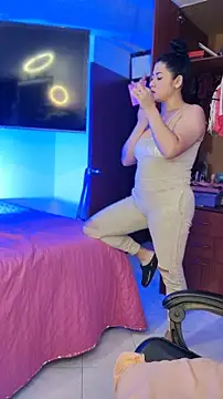 Snapshot of Girl_kataleya10 chatting on May 2026 11:33:02 PM Girl kataleya10 online show from May 2026 11:33:02 PM