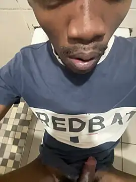 Snapshot of BigAndBeaut chatting on March 2026 11:02:02 AM BigAndBeaut online show from March 2026 11:02:02 AM