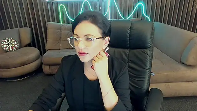 Dafni Monn online show from September 2025 05:41:02 AM