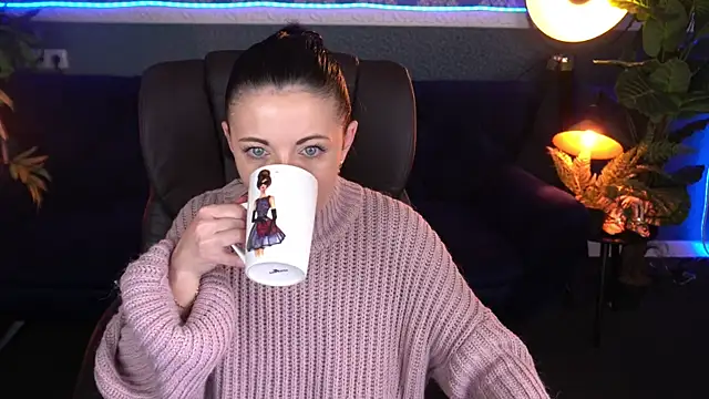 Dafni Monn online show from November 2025 06:46:02 AM