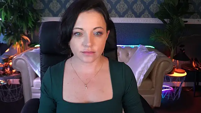 Dafni Monn online show from May 2026 01:18:01 PM