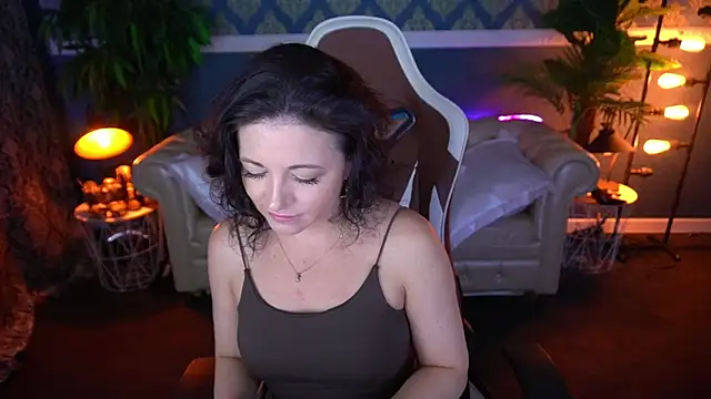 Dafni Monn online show from June 2026 05:51:02 AM