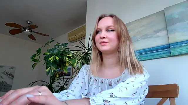 Snapshot of amelia_blondie chatting on March 2026 02:43:01 PM amelia blondie online show from March 2026 02:43:01 PM