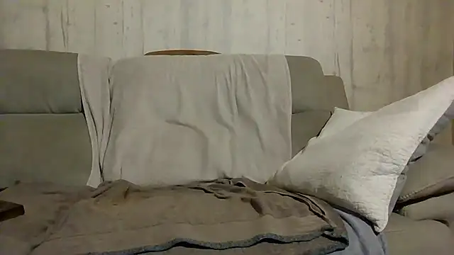 Helinetrav online show from March 2026 07:28:01 PM