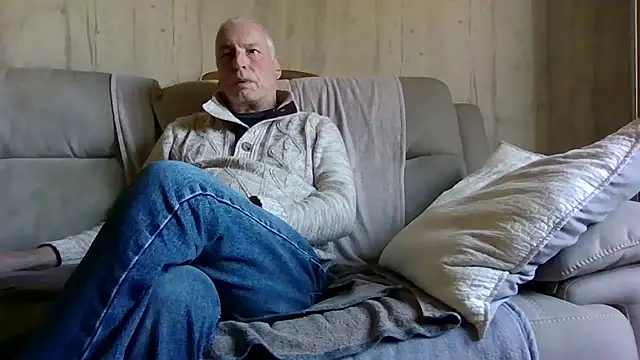 Helinetrav online show from March 2026 12:20:02 PM