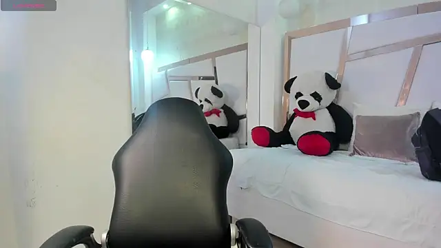 tatikanyx online show from June 2026 12:09:02 PM