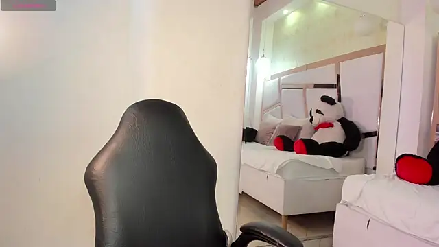 tatikanyx online show from June 2026 12:09:02 PM