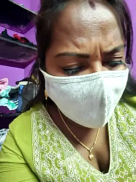 Snapshot of Tamil_Hot_Priya chatting on February 2026 11:59:01 AM Tamil Hot Priya online show from February 2026 11:59:01 AM