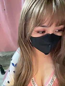 -Violet-t online show from May 2026 01:05:02 PM