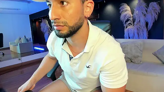 Dylann Carter online show from February 2026 08:12:01 PM