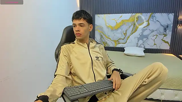 Dark Desiree18 online show from March 2026 12:09:01 PM