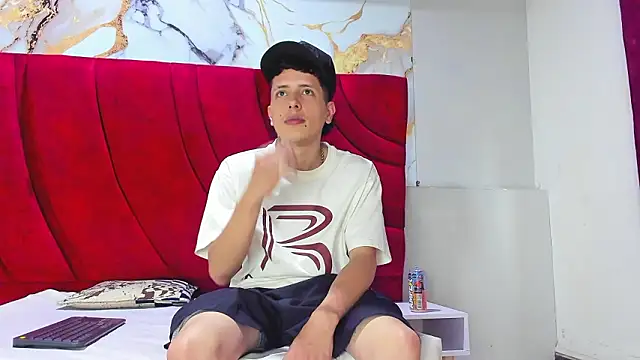 ESTEBAN 2102 online show from February 2026 07:31:01 PM