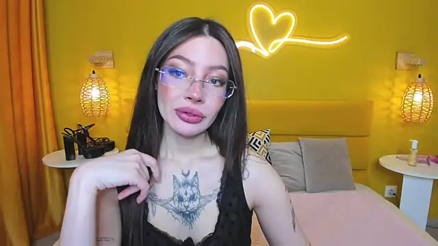 Snapshot of IvyDainty chatting on May 2026 01:22:02 AM IvyDainty online show from May 2026 01:22:02 AM