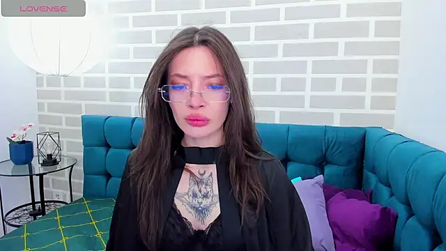 Snapshot of IvyDainty chatting on May 2026 01:24:02 AM IvyDainty online show from May 2026 01:24:02 AM