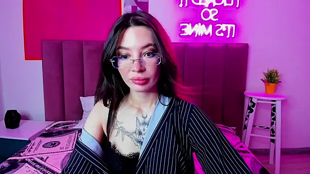 Snapshot of IvyDainty chatting on June 2026 01:21:01 AM IvyDainty online show from June 2026 01:21:01 AM