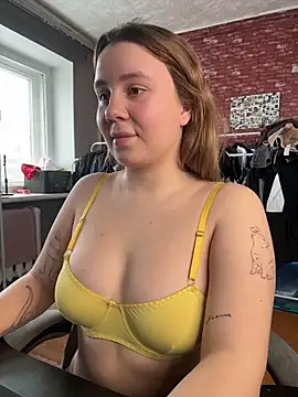 Snapshot of AnnaSeint chatting on February 2026 07:20:02 AM AnnaSeint online show from February 2026 07:20:02 AM