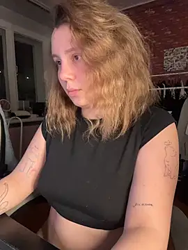 Snapshot of AnnaSeint chatting on March 2026 06:44:02 PM AnnaSeint online show from March 2026 06:44:02 PM