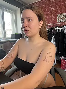 Snapshot of AnnaSeint chatting on March 2026 10:32:02 AM AnnaSeint online show from March 2026 10:32:02 AM