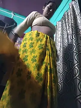Snapshot of Reena_lodha chatting on August 2026 12:03:02 AM Reena lodha online show from August 2026 12:03:02 AM