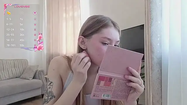 LindyUnderkoffler online show from March 2026 12:08:01 PM