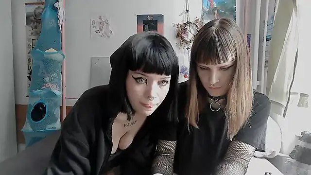 kicianiunia online show from May 2026 03:52:02 PM