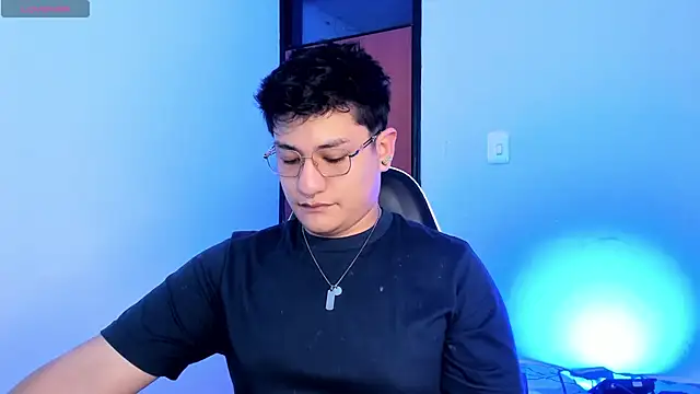 Theo Rowan online show from February 2026 06:12:01 PM