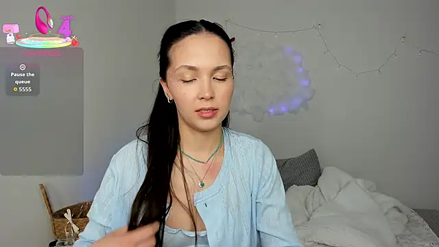 elina syui online show from March 2026 06:04:02 PM