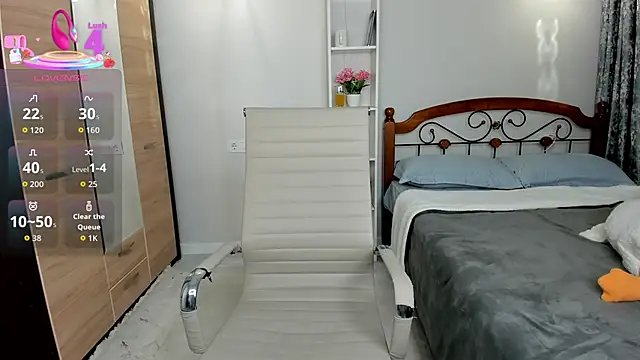 elina syui online show from March 2026 05:32:01 PM