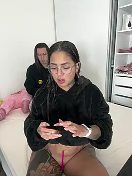 Snapshot of maferalvarexxx chatting on May 2026 11:32:01 PM maferalvarexxx online show from May 2026 11:32:01 PM