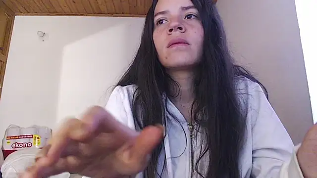 Shanel Lozano online show from June 2026 03:33:01 PM