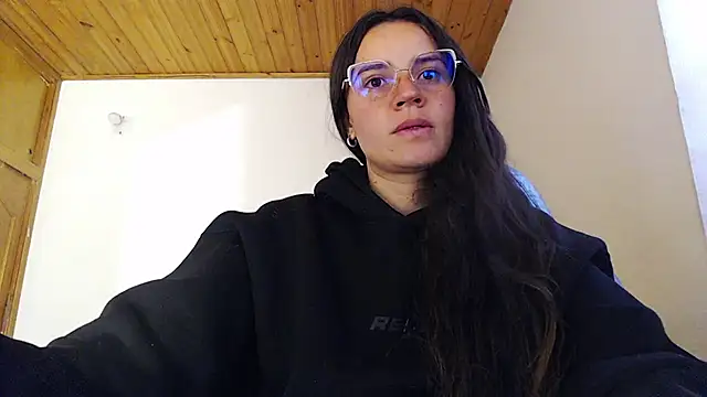 Shanel Lozano online show from June 2026 09:01:02 PM