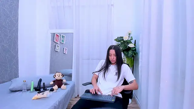 Snapshot of ViictoriiaSaenz chatting on February 2026 04:06:01 AM ViictoriiaSaenz online show from February 2026 04:06:01 AM