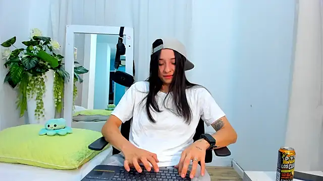 ViictoriiaSaenz online show from April 2026 05:22:01 AM