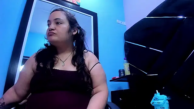 MiaRouss69 online show from May 2026 10:04:01 PM