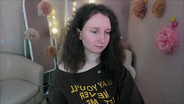 Snapshot of SunshineBlaze chatting on April 2026 05:38:01 AM SunshineBlaze online show from April 2026 05:38:01 AM