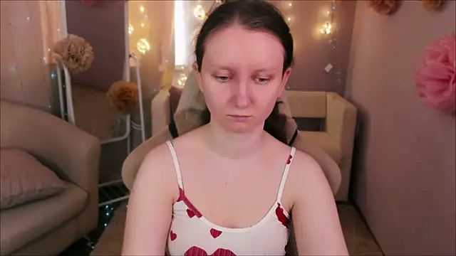 Snapshot of SunshineBlaze chatting on April 2026 05:40:02 AM SunshineBlaze online show from April 2026 05:40:02 AM