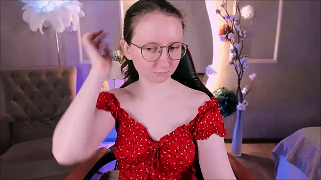 Snapshot of SunshineBlaze chatting on May 2026 01:38:02 PM SunshineBlaze online show from May 2026 01:38:02 PM