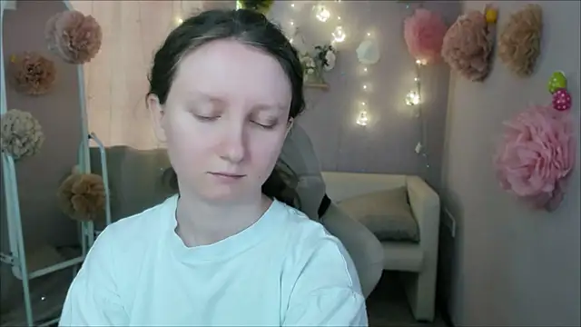 Snapshot of SunshineBlaze chatting on May 2026 05:23:02 AM SunshineBlaze online show from May 2026 05:23:02 AM