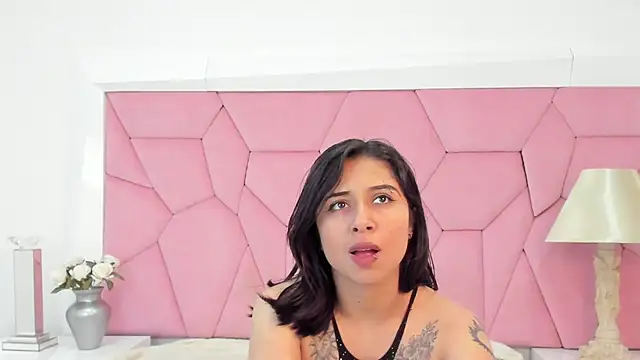 MiahSantini online show from February 2026 01:29:02 PM