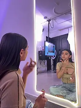 Abriil cutee online show from June 2026 01:14:01 PM