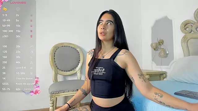 paulina lux online show from April 2026 01:53:02 PM
