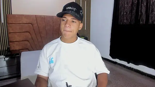 MATHY ROBERT online show from February 2026 07:52:02 PM